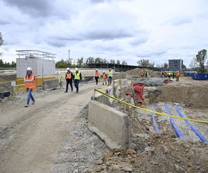 Byliśmy na budowie ostatniej stacji metra w Warszawie. Widok zapiera dech w piersiach