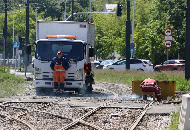 Wielka ofensywa Tramwajów Warszawskich. Tramwajarze remontują i budują jak szaleni