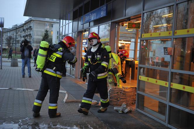 Akcja FBI w warszawskim metrze. Pasażerowie zagrożeni. Co się dzieje?!