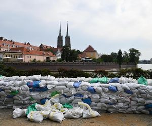 Powódź w Polsce 2024. Fala kulminacyjna przechodzi przez kolejne miasta. Wielkie sprzątanie w zniszczonych miejscowościach