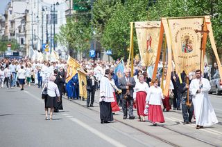 Boże Ciało 2024 w Łodzi: Procesje w centrum i innych dzielnicach miasta. Trasa, ołtarze, utrudnienia