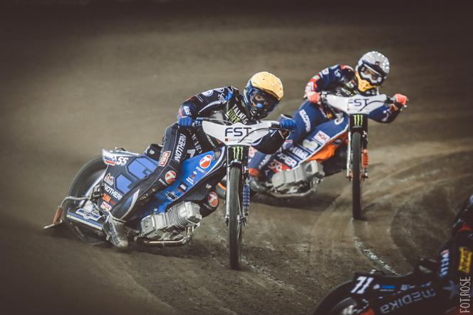 Bartosz Zmarzlik obronił tytuł mistrza świata na Motoarenie. Zdjęcia z toru i trybun