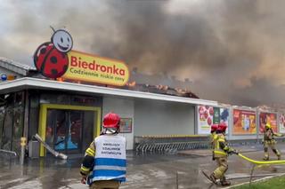 Ogromny pożar Biedronki w Słupsku. Obiekt niemal całkowicie zniszczony