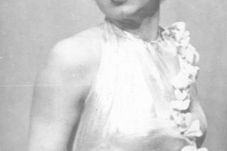 Aktorka Dorota Bielańska w jednej ze scen przedstawienia. 1936.