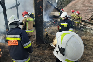 Tragedia w Jasienicy Rosielnej, pożar zabrał im dorobek życia.  Otrzymają 50 tys. złotych z budżetu województwa