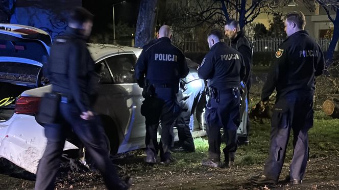 Policyjny pościg ulicami Warszawy. BMW w płomieniach 