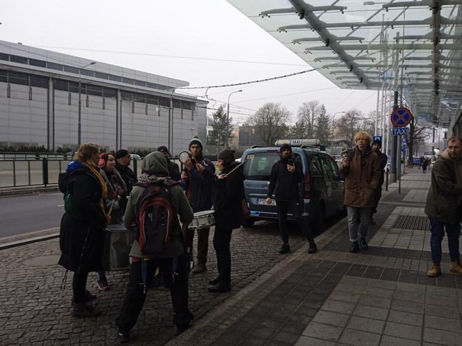 Protest przeciwko wysiedleniu uchodźców z Ukrainy i prywatyzacji Ikara