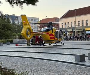 Mężczyzna nagle zasłabł i upadł. Ratownicy stoczyli heroiczną walkę o jego życie