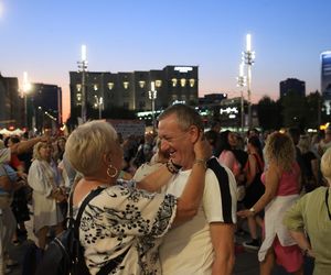 Potańcówka przed Teatrem Śląskim w Katowicach (09.08)