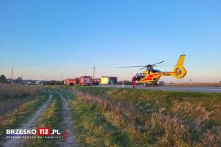 Kierowca dostawczaka wylądował w rowie. Lądował śmigłowiec LPR