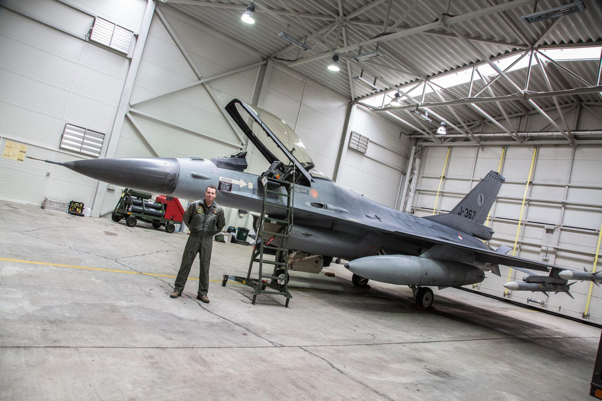 5 F-16 olandeze aterizează în România.  Ucraina va antrena piloți cu privire la ele