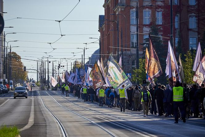 Wojownicy Maryi przeszli ulicami Olsztyna