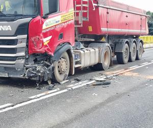 Wypadek W Lubieni. Ciężarówka zderzyła się z osobówką