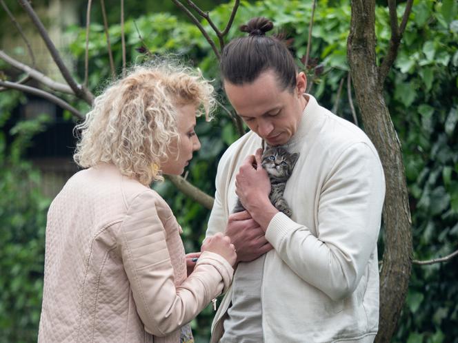 Na wspólnej, odcinek 3325: Beata (Katarzyna Ptasińska), Emil (Piotr Ligienza)