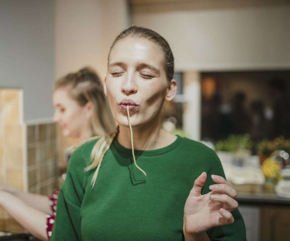 Ten nawyk pozwoli ci schudnąć. Każdy z nas go stosuje, ale większość robi to źle