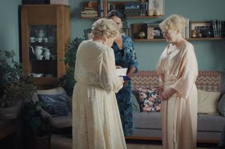 M jak miłość odc. 1836. Marta (Dominika Ostałowska), Barbara (Teresa Lipowska), Marysia (Małgorzata Pieńkowska)