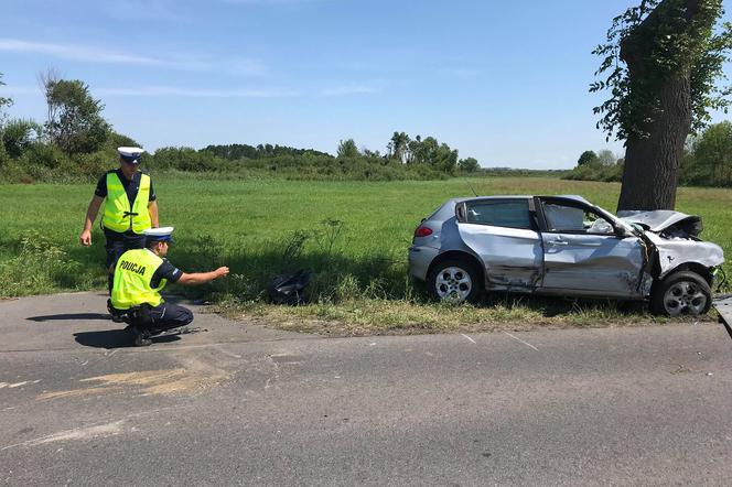 Śmiertelny wypadek na trasie Nakło - Występ. Nie żyje 18-letni kierowca!