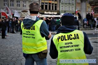 Strajk kobiet we Wrocławiu. Kierowca ruszył z kijem bejsbolowym na protestujących [WIDEO]