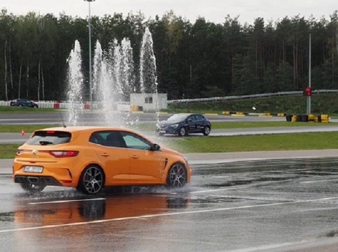 WORD prowadzi zapisy na bezpłatne szkolenia z jazdy na torze Modlin!