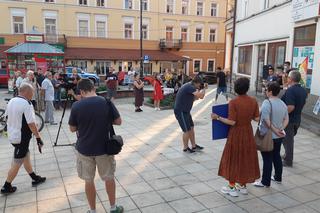 Tak protestowali mieszkańcy Tarnowa! Wsparcie dla telewizji TVN