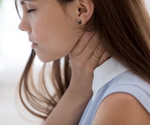 Chrypka nie mija od dwóch tygodni? Lekarze ostrzegają: to może być sygnał alarmowy