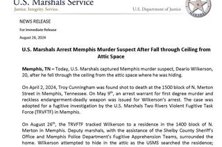 Poszukiwany morderca spadł na policjantów z sufitu