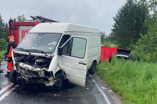 Śmiertelny wypadek na trasie Zapałów-Wólka Zapałowska! 21-latek nie żyje. Do wypadku doprowadził kierowca busa? [ZDJĘCIA]