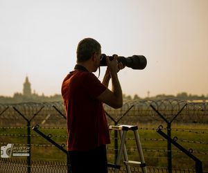 Wzruszający gest pilotów odlatujących z Radomia. Polska flaga na niebie dla „Slaba”