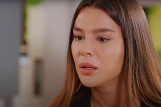 Ege próbuje pogodzić Zeynep i Melis, a Kuzey poznaje prawdę o Sili.