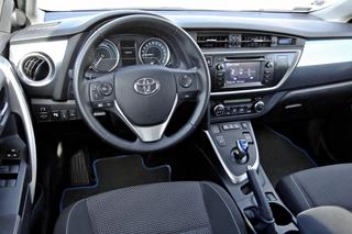 Toyota Auris Hybrid - TEST, opinie, zdjęcia - DZIENNIK DZIEŃ 4: Wnętrze, bagażnik i wyposażenie