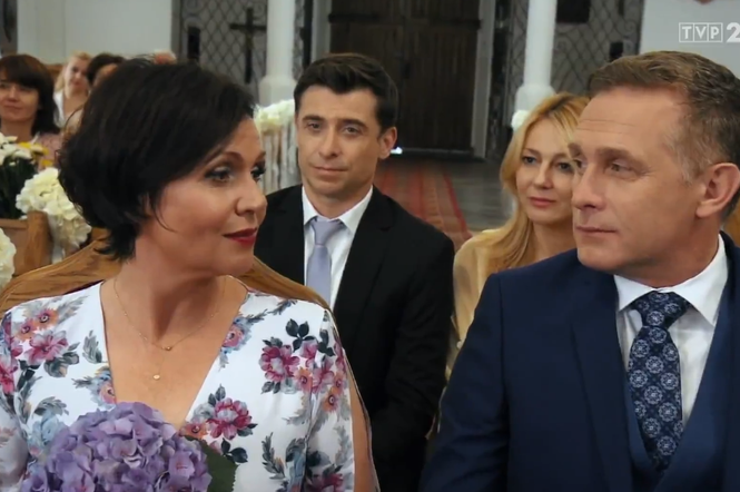 M jak miłość odcinek 1401, Marysia (Małgorzata Pieńkowska), Artur (Robert Moskwa), Marek (Kacper Kuszewski), Agata (Katarzyna Kwiatkowska)