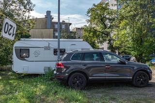 Skarbówka z Gliwic licytuje zestaw wakacyjny. Ogłoszenie to majstersztyk