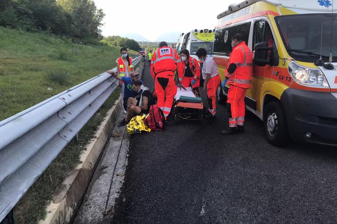 Poważny wypadek Polaków we Włoszech! Rozbity bus, jedna osoba ranna