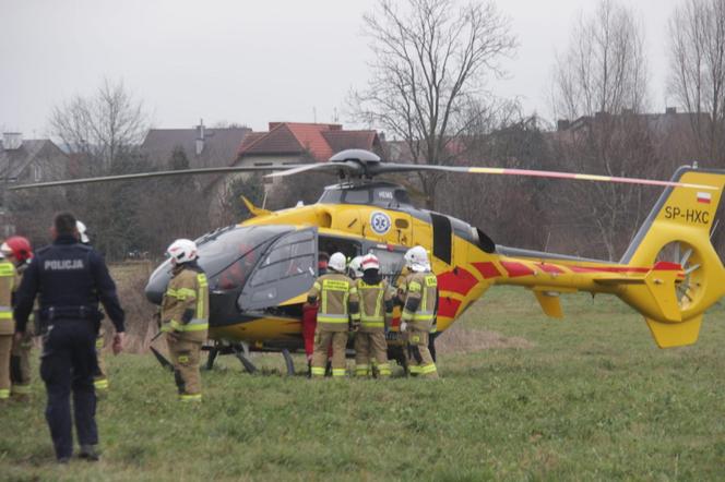 Dramat! Rodzina zatruta czadem. Mama i dwoje dzieci w szpitalu, w akcji dwa śmigłowce LPR