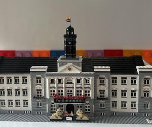 Jego budowa zajęła 27 godzin! Zobacz płocki ratusz z LEGO! [GALERIA]