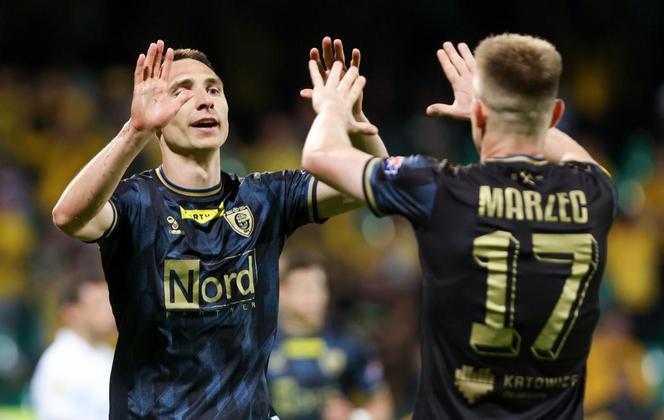 GKS Katowice kontra Stal Rzeszów na stadionie przy Bukowej. Padło osiem bramek! GieKSa trzecia w tabeli 1. Ligi