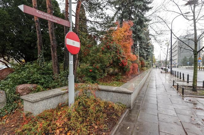 Barierki, które otaczały Sejm, zostały usunięte
