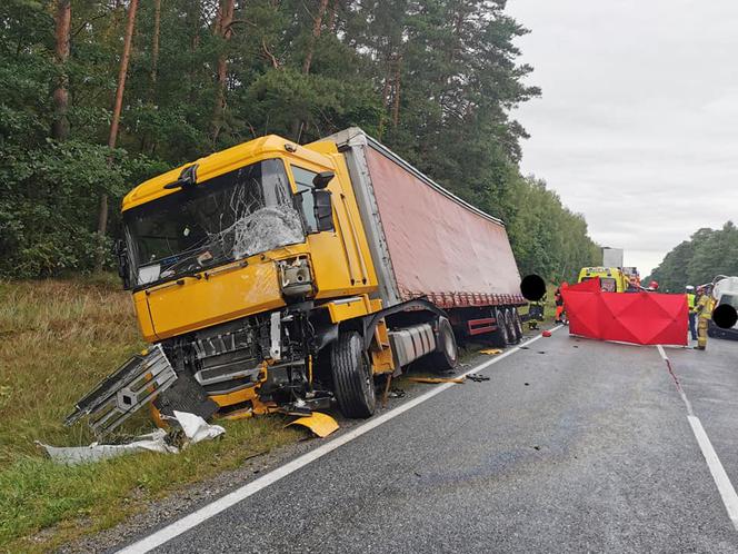 Wypadek na DK 10 w Cierpicach! Nie żyje jedna osoba, a cztery są ranne!