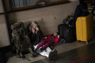 Uchodźcy z Ukrainy. „Byliśmy bombardowani, ludzie stracili wszystko”. Te historie łamią serce