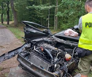 Tragiczny wypadek pod Mrągowem. Nie żyje dwóch młodych mężczyzn. Trzeci w szpitalu