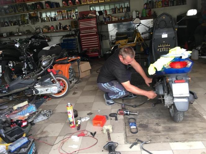 Skuter Malwiny kompletnie się rozleciał. Trafił do mechanika