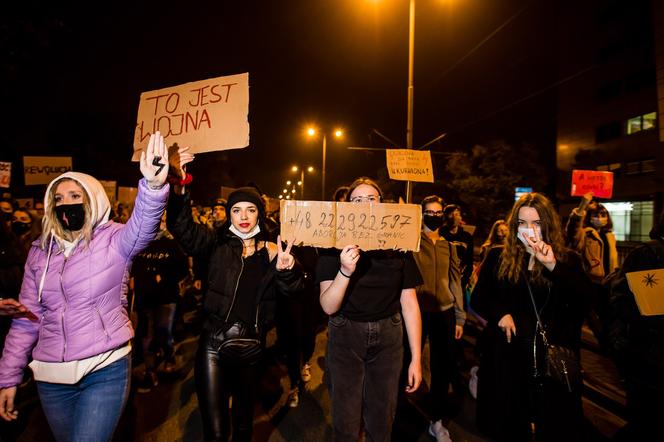 Gdańsk: Strajk kobiet przed Katedrą Oliwską