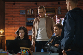 M jak miłość, odcinek 1712: Paweł (Rafał Mroczek), Marcin (Mikołaj Roznerski), Piotrek (Marcin Mroczek), Basia (Gabriela Racztńska)