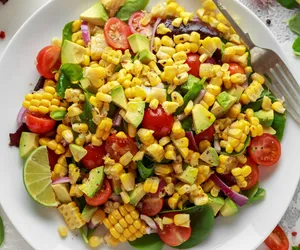 Siekana sałatka w meksykańskim stylu. Idealna do zabrania na imprezę