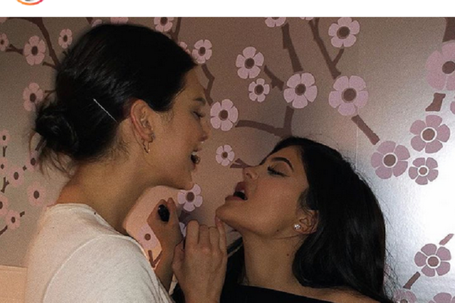 Kylie Jenner czy Kendall Jenner. Która ma lepszy brzuszek?