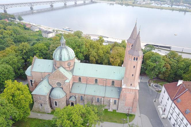 QUIZ. Bazylika katedralna w Płocku. Co wiesz o nasłynniejszej budowli w mieście?