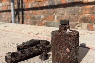 Saperzy w centrum Krakowa. Przy ul. Karmelickiej znaleziono granat i pistolet 