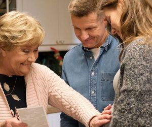 M jak miłość odc. 1855. Paweł (Rafał Mroczek), Franka (Dominika Kachlik), Barbara (Teresa Lipowska)