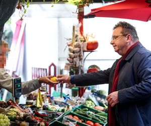 Michał Wójcik w bezcukrowej kawiarni