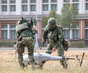 Tajwańska armia z dronem